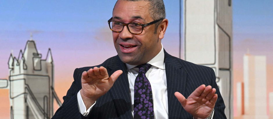 A handout picture released by the BBC, taken and received on December 11, 2022, shows Britain's Foreign Secretary James Cleverly during an appearance on the BBC's 'Sunday Morning' political television show with journalist Laura Kuenssberg at the BBC headquarters in London. (Photo by Jeff OVERS / BBC / AFP) / RESTRICTED TO EDITORIAL USE - MANDATORY CREDIT " AFP PHOTO / JEFF OVERS-BBC " - NO MARKETING NO ADVERTISING CAMPAIGNS - DISTRIBUTED AS A SERVICE TO CLIENTS TO REPORT ON THE BBC PROGRAMME OR EVENT SPECIFIED IN THE CAPTION - NO ARCHIVE - NO USE AFTER **ISSUE DATE + 21 DAYS** /