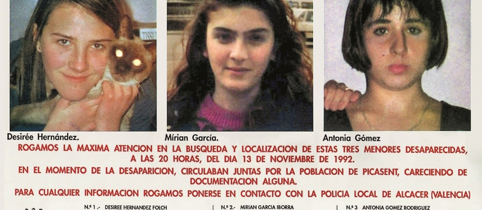 Cartel de búsqueda de Toñi, Miriam y Desirée, las víctimas del crimen de Alcácer.