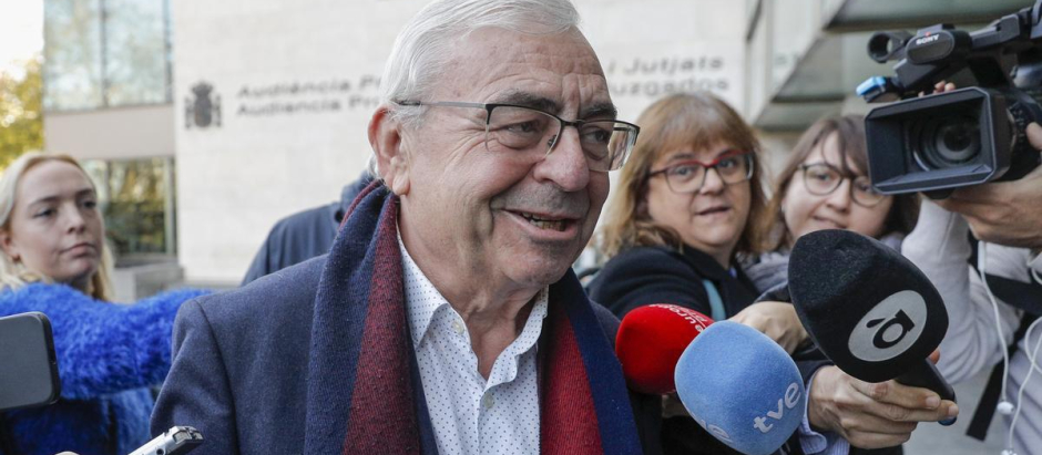 El extesorero del PSPV-PSOE José María Cataluña, entrando a la Audiencia Provincial de Valencia.