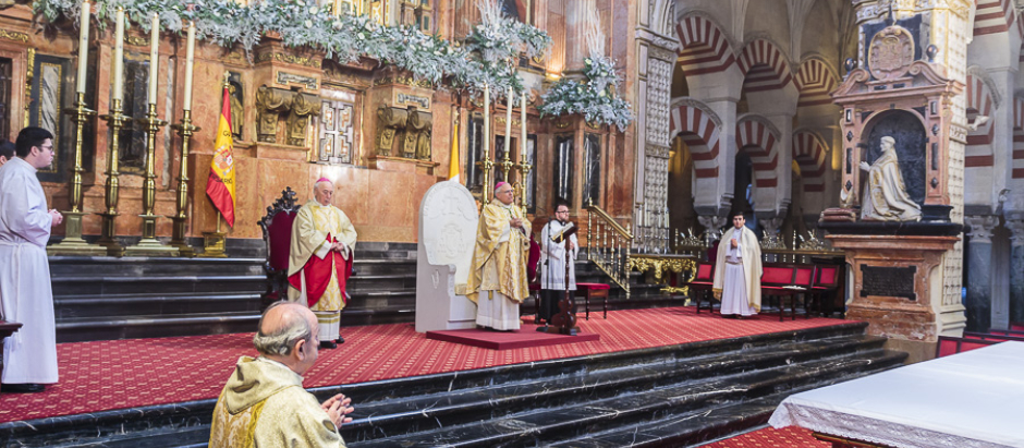 El Obispo de Córdoba, monseñor Demetrio Fernández, ha presidido este lunes su primera homilía de 2023 en la Santa Iglesia Catedral.