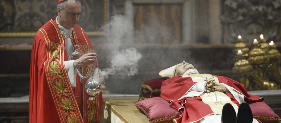 Body of Pope Emeritus Benedict XVI during his burial on January 2, 2023 at Vatican