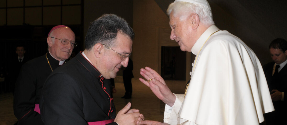 inés García Beltrán con Benedicto XVI