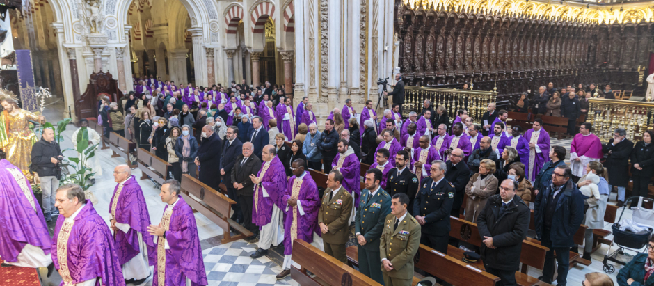 La mañana de este sábado ha tenido lugar la misa funeral por el eterno descanso del Papa Benedicto XVI.