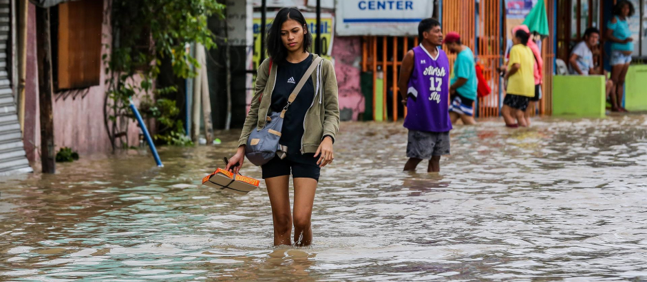 Inundaciones por el paso de una tormenta por Filipinas