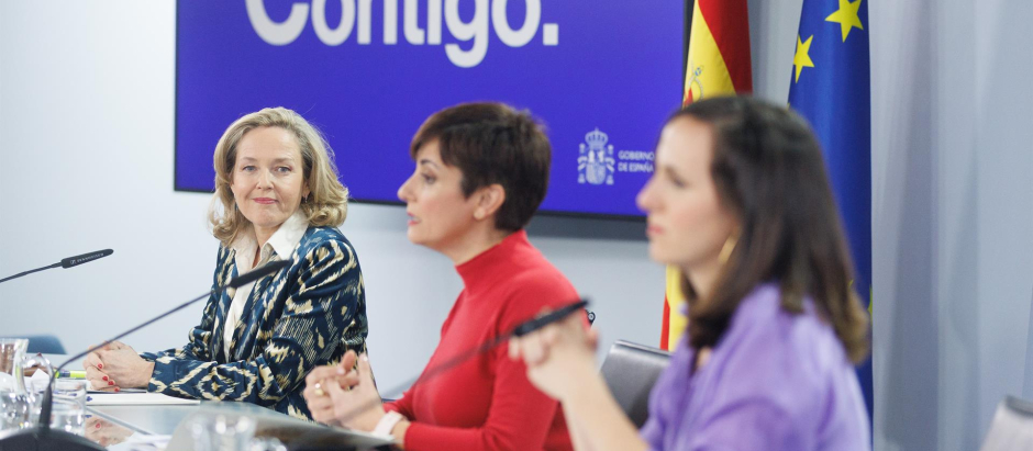 El Gobierno dice que la bajada del IVA está funcionando bien, pero sus socios de Podemos quieren una intervención pública de los precios