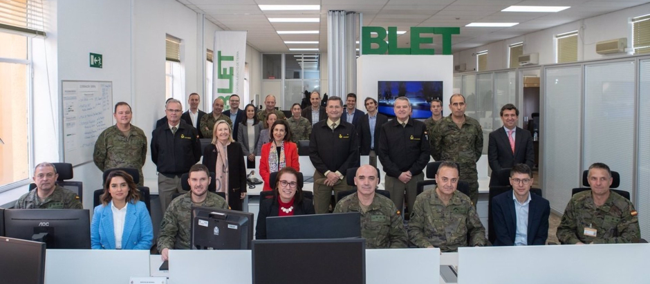 La ministra de Defensa, Margarita Robles, visita la Oficina de Apoyo a la Base Logística del Ejército de Tierra en Córdoba, ubicada en el Cuartel General del mismo en el Palacio de Buenavista de Madrid