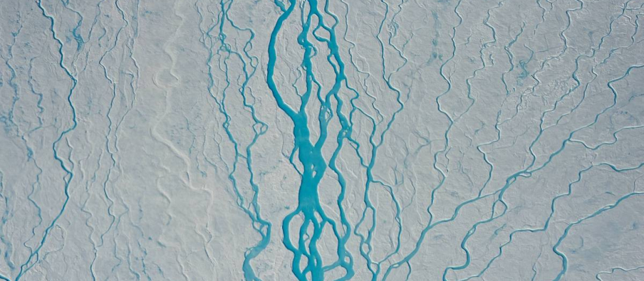 Ríos de agua de deshielo en Groenlandia