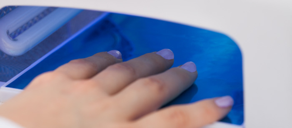 Los secadores de uñas de luz ultravioleta son cada día más comunes