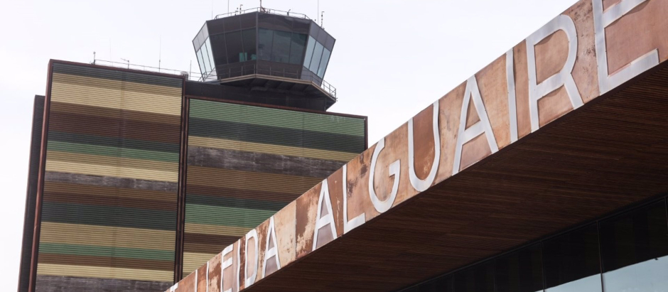 Torre de control del aeropuerto de Lleida-Alguaire