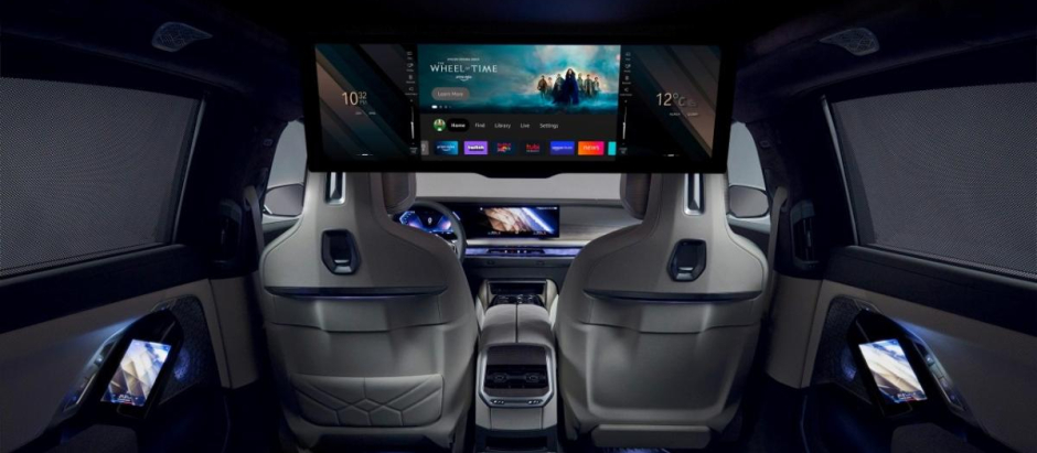 Interior del nuevo BMW Serie 7 con pantalla de 31 pulgadas
