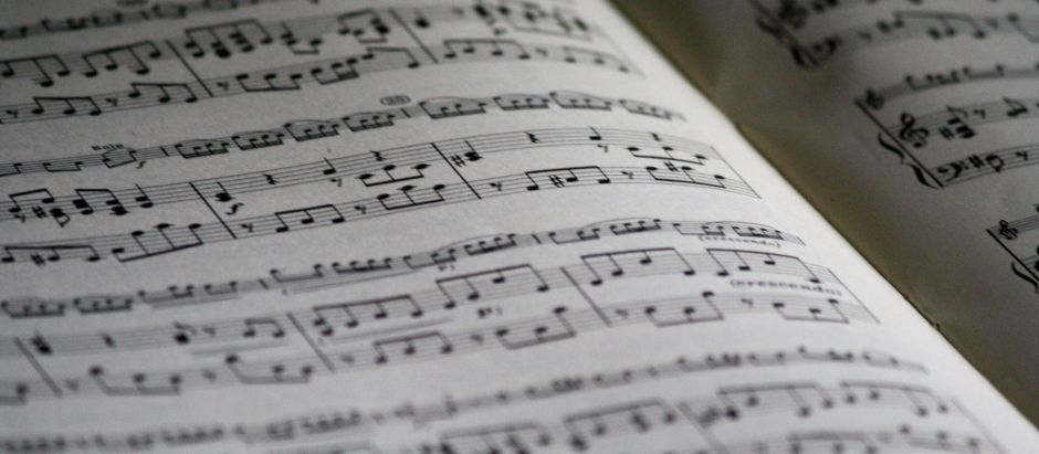 MusicLM que puede generar piezas musicales de varios minutos de duración a partir de directrices de texto