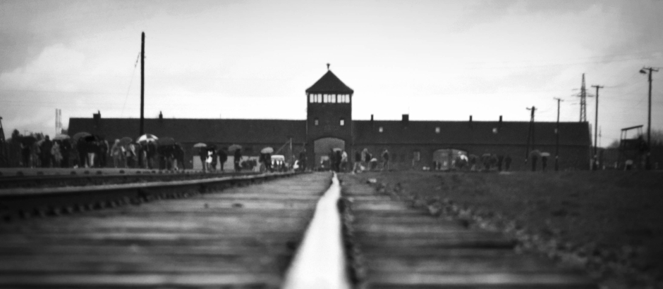 Entrada al campo de exterminio Auschwitz-Birkenau