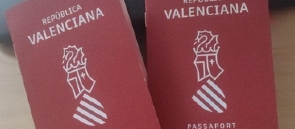 Imagen de los pasaportes simbólicos promovidos por Esquerra.
