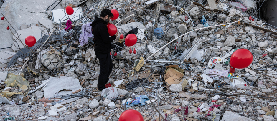 Homenaje en Hatar a los niños fallecidos en los terremotos de Turquía y Siria