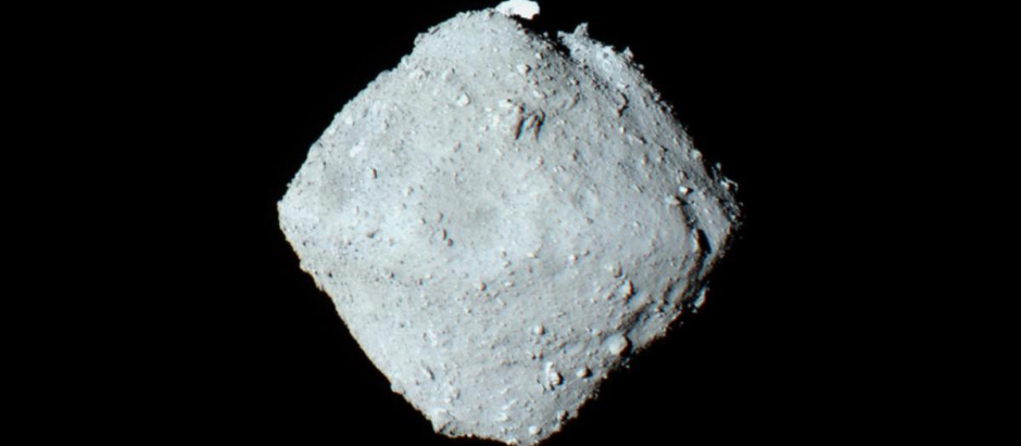 El asteroide Ryugu, al que la sonda japonesa Hayabusa llegó en 2018