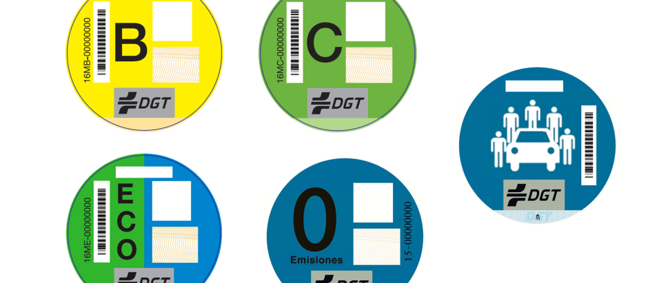 La DGT ha creado ya cinco pegatinas para clasificar los coches