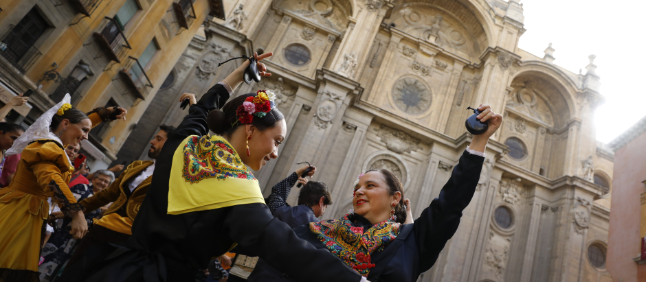 Celebración del Corpus Christi ante la catedral de Granada