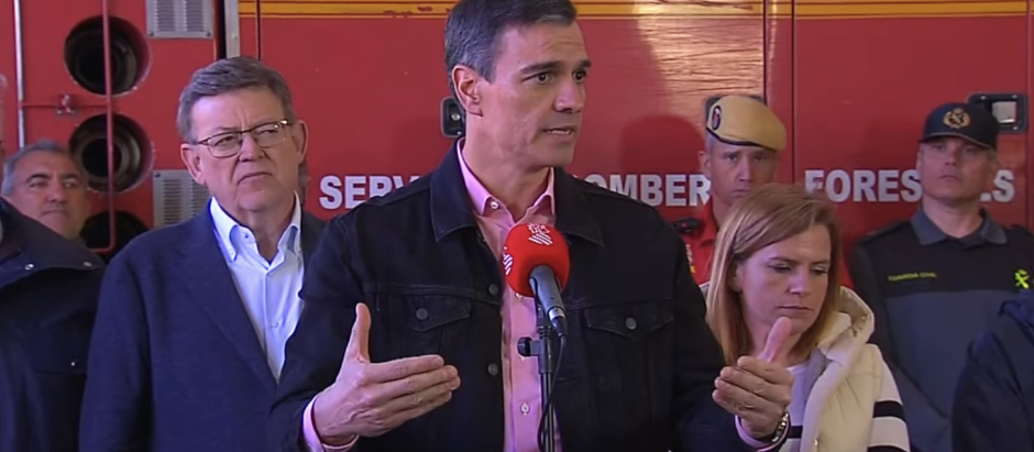 El presidente del Gobierno, Pedro Sánchez, en el Puesto de Mando Avanzado, en Castellón.