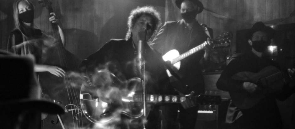 Bob Dylan fotografiado durante el rodaje de 'Shadow Kingdom'