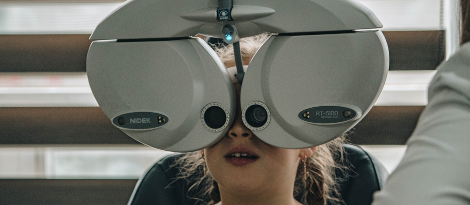 La miopía es la consecuencia del crecimiento exagerado del ojo
