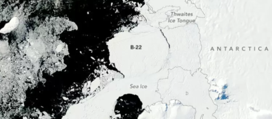 Un longevo iceberg antártico se dirige a mar abierto