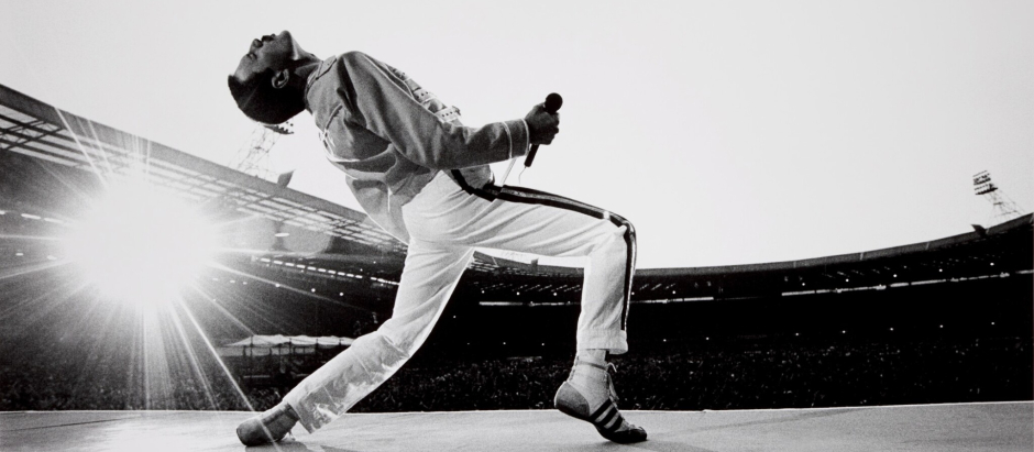 Freddie Mercury en el Wembley Stadium de Londres en 1986