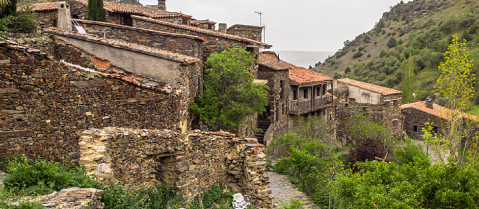 Patones de Arriba. Arquitectura negra de pizarra. Conjunto histórico. Sierra norte. Madrid. España.