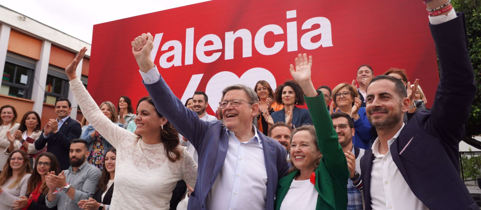 El presidente de la Generalitat Valenciana, Ximo Puig, junto a Nadia Calviño en el inicio de la campaña electoral del 28 de mayo en Valencia.