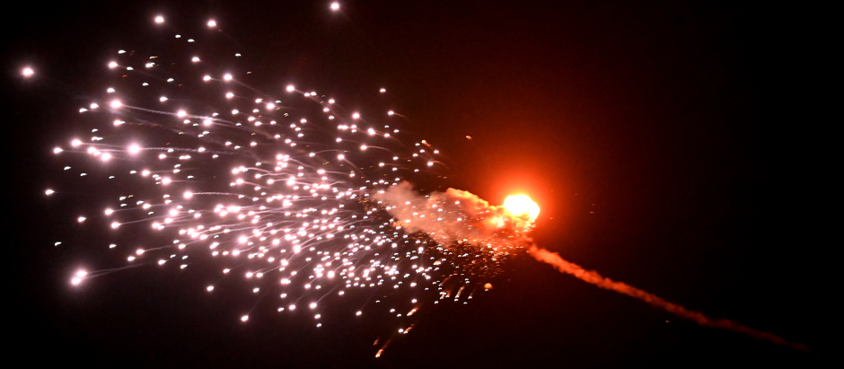 Explosión de un dron luego tras ser derribado durante un ataque masivo de drones rusos