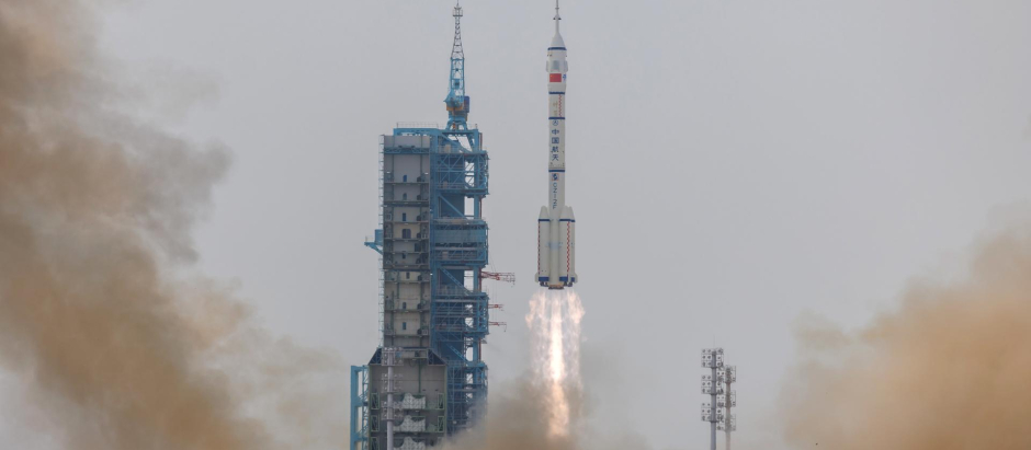 La nave Shenzhou-16, en el momento del lanzamiento