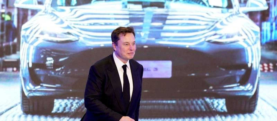 Elon Musk durante una de sus ruedas de prensa en las que habla de Tesla