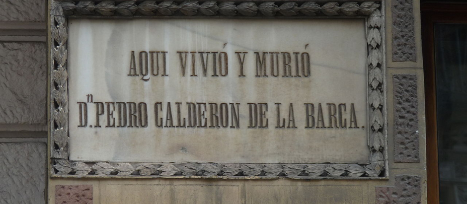 Detalle de la fachada de la casa de Calderón de la Barca en Madrid