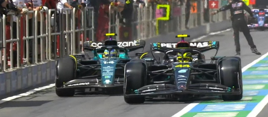 El momento de tensión entre Hamilton y Alonso en boxes en Canadá