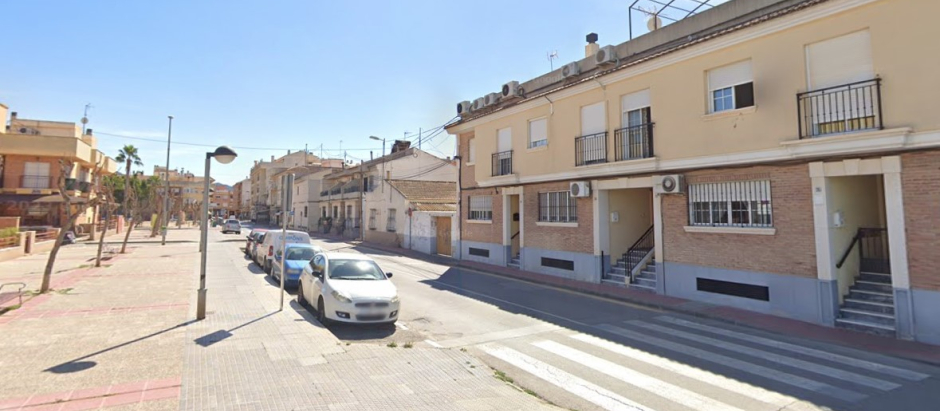 Calle donde se produjo el apuñalamiento mortal de un hombre, en Llano de Brujas (Murcia)