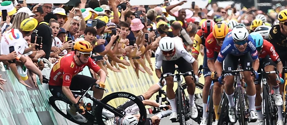 El accidentado sprint con el que ha terminado la cuarta etapa del Tour de Francia