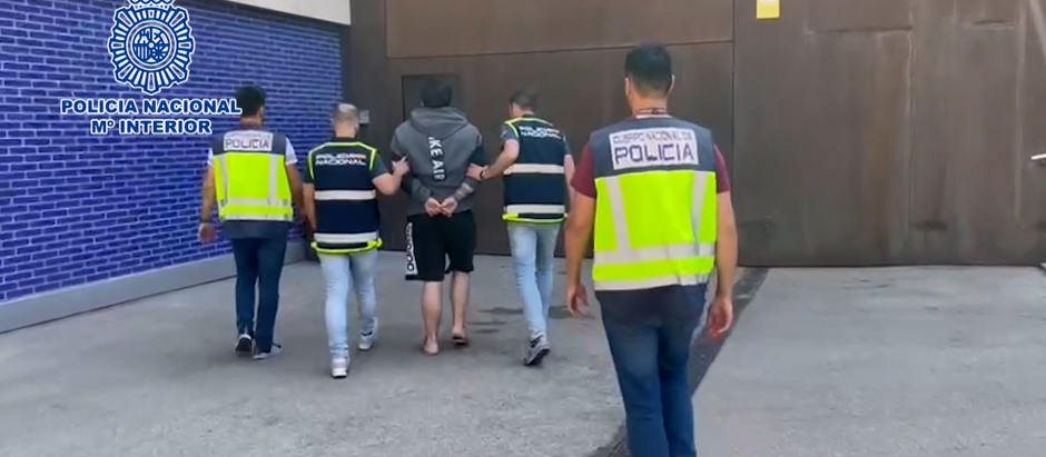 Momento de la detención por la Policía Nacional