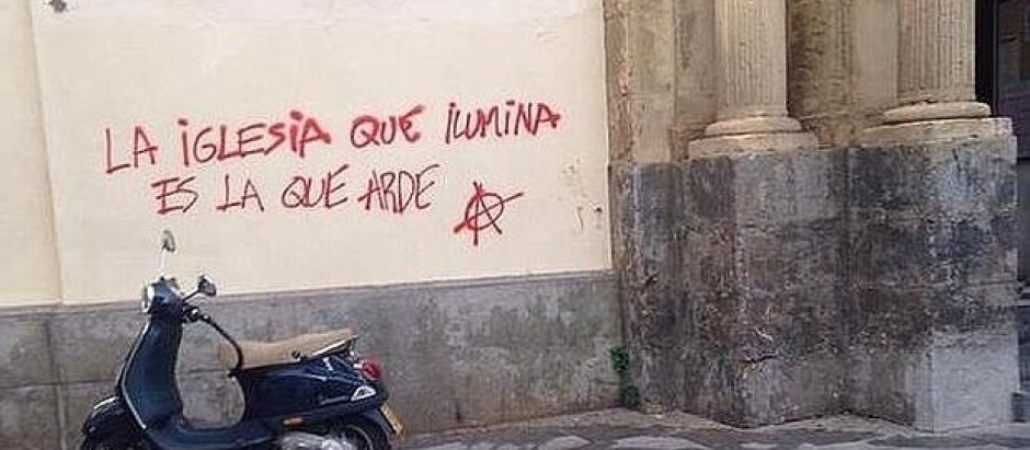 Pintada amenazante en una iglesia en España