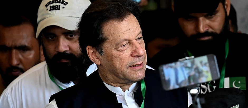 El Ex Primer Ministro Pakistaní Imran Khan Es Detenido Tras Ser