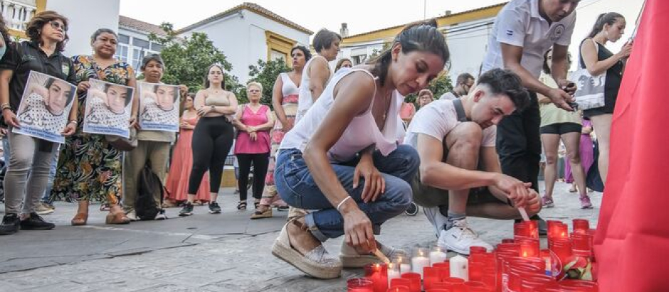 Homenaje en Utrera (Sevilla) a Erica Vanessa, víctima de violencia machista este verano.