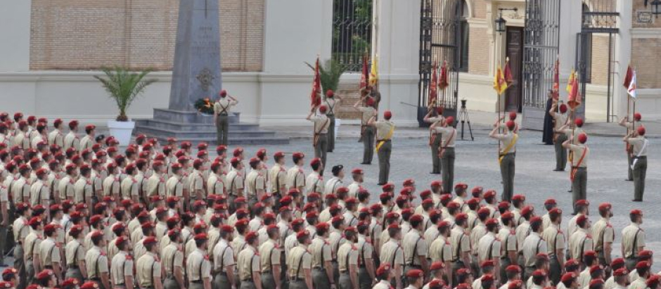 La disciplina y los principios son signos distintivos de la Academia General Militar de Zaragoza