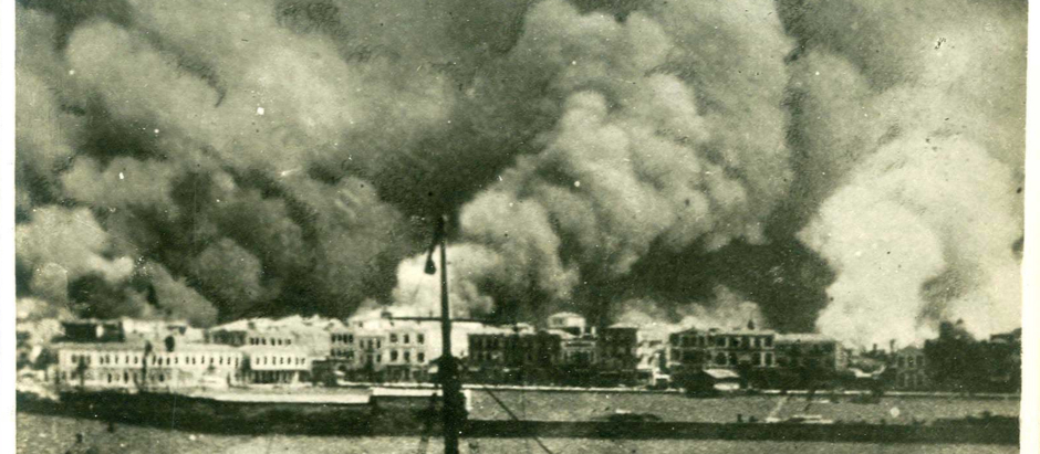 El Gran Incendio de Esmirna visto desde un barco italiano