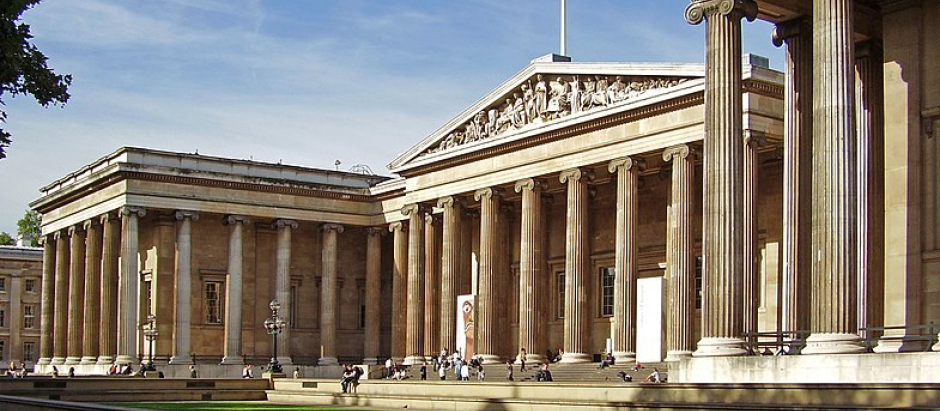 Fachada del Museo Británico