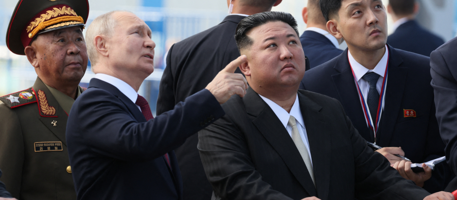 Vladimir Putin y Kim Jong-un durante su visita al cosmódromo de Vostochny