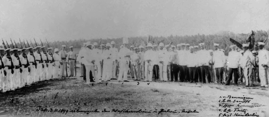 Ceremonia de Cesión de las Islas Carolinas Occidentales y Palaos por parte de España al Imperio Alemán el 3 de noviembre de 1899 en la isla de Yap