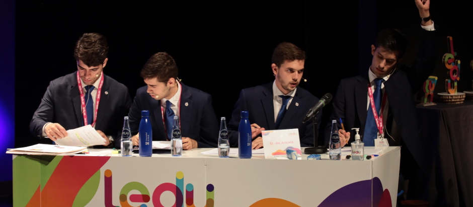 Imagen de un debate universitario