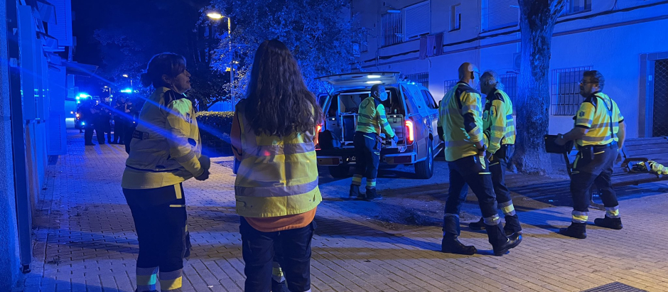 Agentes del Samur que han acudido al lugar de los hechos
