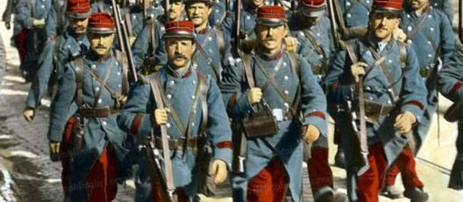 Imagen coloreada del uniforme del Ejército francés