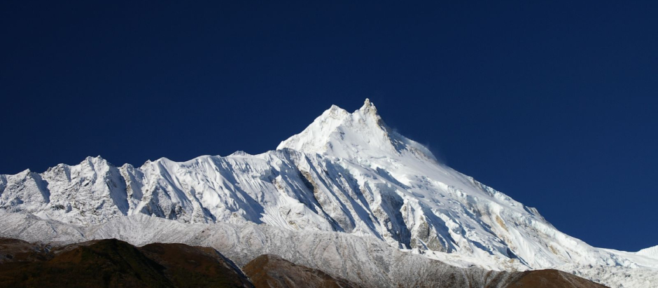 Pico de la montaña Manaslu, en el Himalaya nepalí