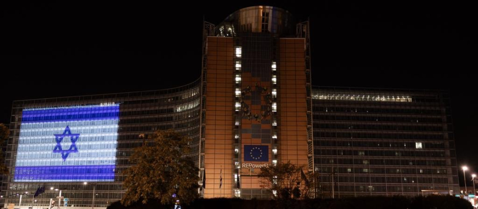 La Comisión Europea proyecta la bandera de Israel