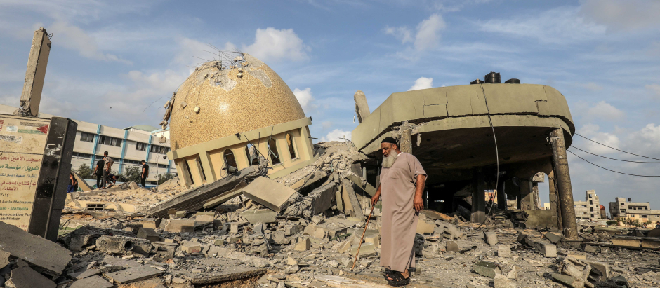 La mezquita destruda de Khan Yunis, al sur de la franja de Gaza, el 8 de octubre de 2023